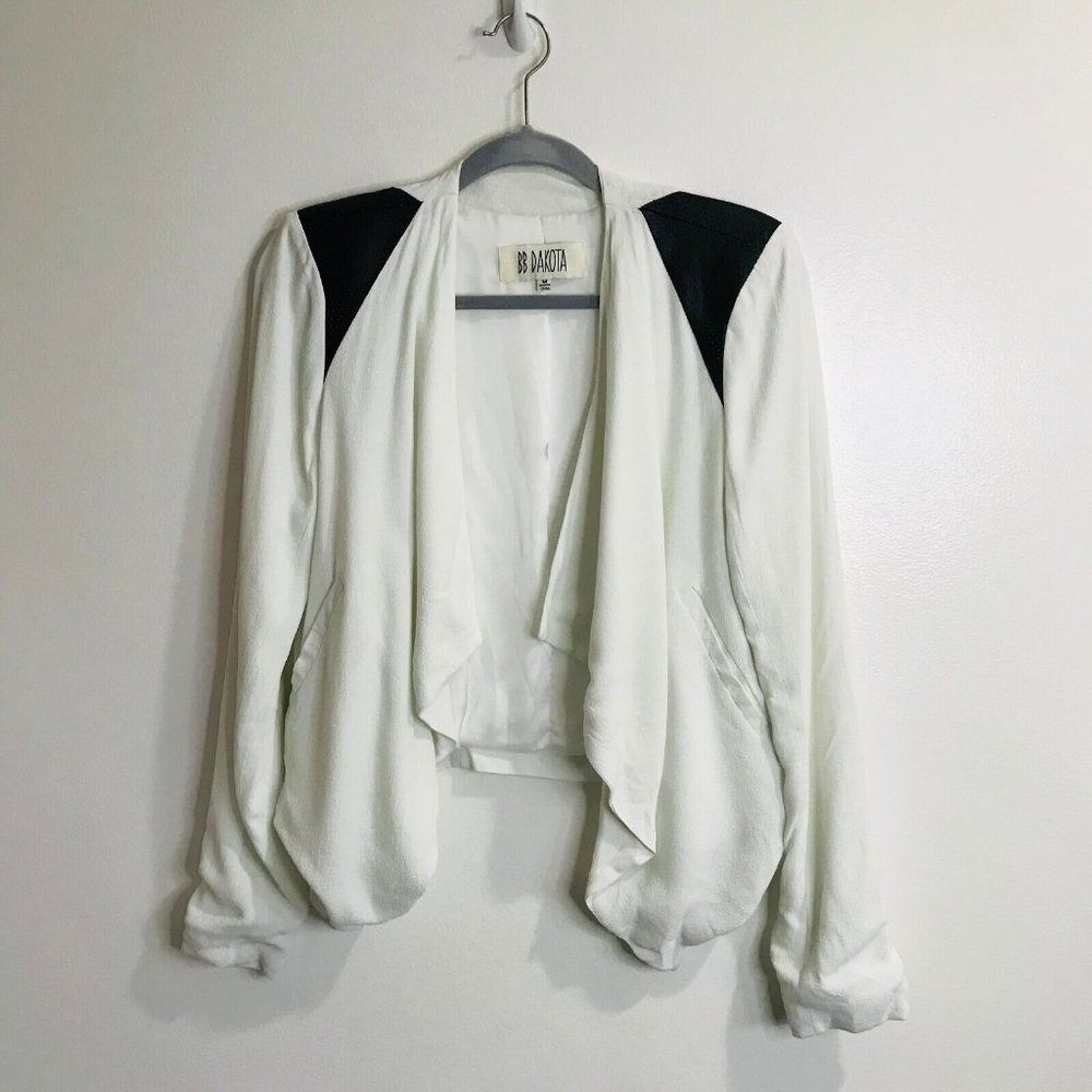 BB Dakota Margo Moto Jacket Blazer Size Medium M White Crepe Faux Leather Patch - Picture 3 of 11